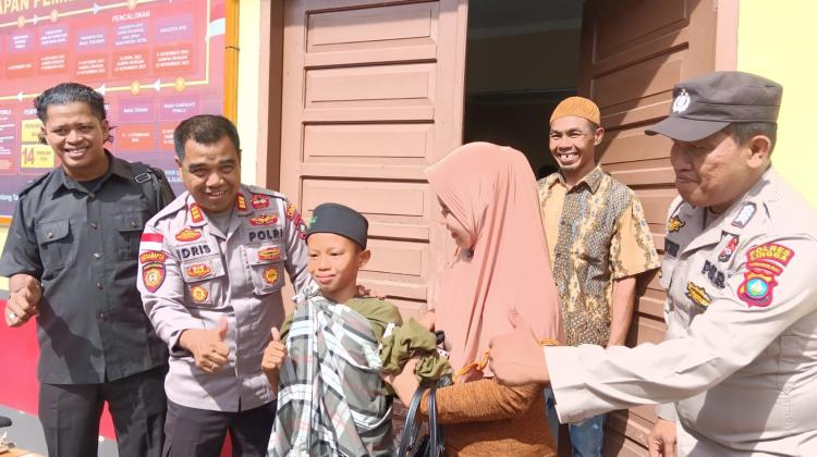 Puluhan Anak Antusias Ikuti Sunatan Massal Polsek Daik Lingga