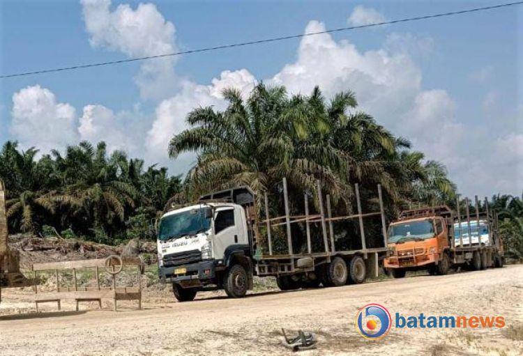 Tidak Penuhi Janji, Warga Tutup Akses Jalan Truck PT Arara Abadi