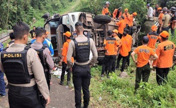 Bus Rombongan Majelis Taklim Asal Palembang Terbalik di Pagar Alam: Sejumlah Penumpang Mengalami Cedera