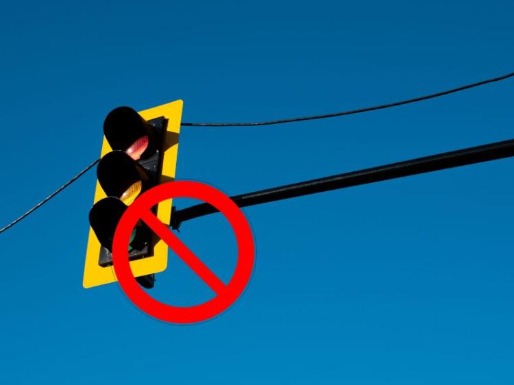 Kerusakan Lampu Merah di Tanjungpinang Membuat Lalu Lintas Terganggu