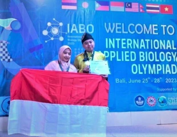 Sabet Medali Perak, Danish Deandra Dhaifullah Harumkan Nama Riau di Olimpiade Biologi Internasional di Bali