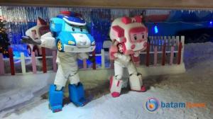 Poli dan Amber Hadir di Snow City Singapura: Ada Promo Khusus Pemegang Paspor Indonesia