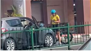 Viral! Kecelakaan Lalu Lintas di Katong SIngapura: Mobil Melarikan Diri dengan Pengendara Sepeda di Atasnya