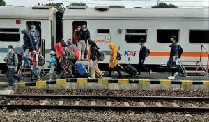 Pemerintah Resmi Mencabut Aturan Penggunaan Masker, PT KAI: Kita Tunggu Aturan Turunan Menhub
