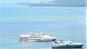 Cuaca Maritim Batam Hari Minggu: Hujan Ringan dan Kondisi Gelombang Tenang
