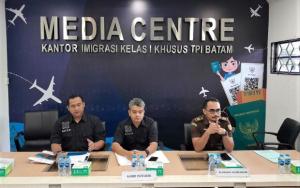 Imigrasi Batam Tetapkan Warga Negara Singapura Tersangka: Mengajukan Paspor RI dengan Keterangan Palsu