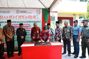 Tingkatkan Pelayanan, Tiga Kantor BRK Syariah Naik Status