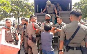 Insiden Bentrok di Pantai Padang: 3 Anggota Satpol PP dan Seorang Pedagang Terluka