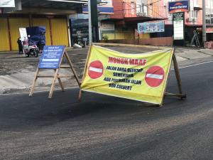 Gara-Gara Proyek Jembatan Box Culvert, UMKM Warga di Jalan Batu 8 Kebanjiran