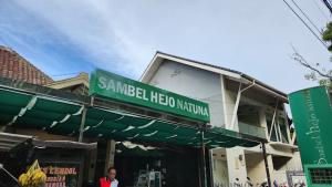 Sambel Hejo Natuna, Tempat Makan Wajib bagi Pecinta Masakan Sunda