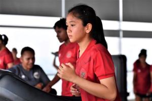 Tim U-19 Wanita Garuda Muda Sempurnakan Kebugaran di Gym Menjelang AFF U-19 Palembang