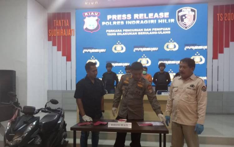 ZH Gasak Emas Emak-emak di Tembilahan Riau dengan Modus Salurkan Sembako