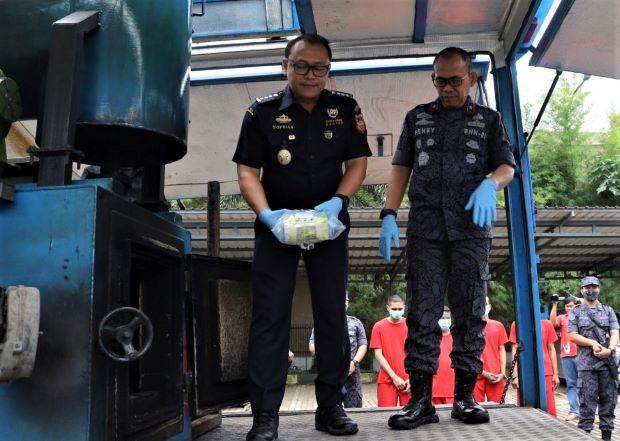 BNNP Kepri Ungkap 4 Kasus Narkotika dalam Sebulan: Sabu 4.5 Kg dan Ekstasi 11.210 Butir Dimusnahkan