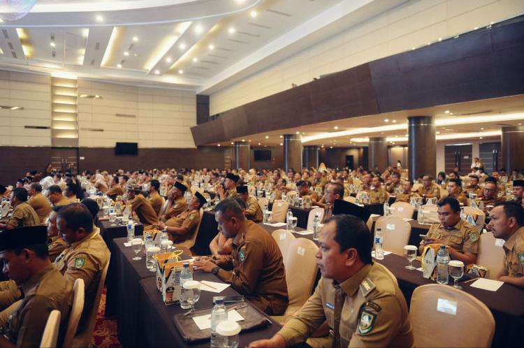 Gubernur Riau Ungkap Banyak Kades Tak Ketahui Program PSR, Singgung Peran Camat
