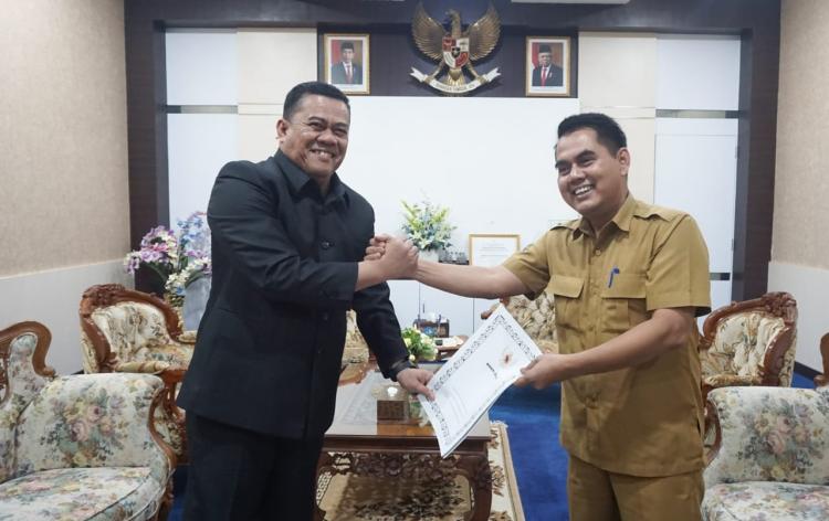 Kadiskominfo Bintan Ditunjuk Jadi Plt. Kadis PMD yang Kosong