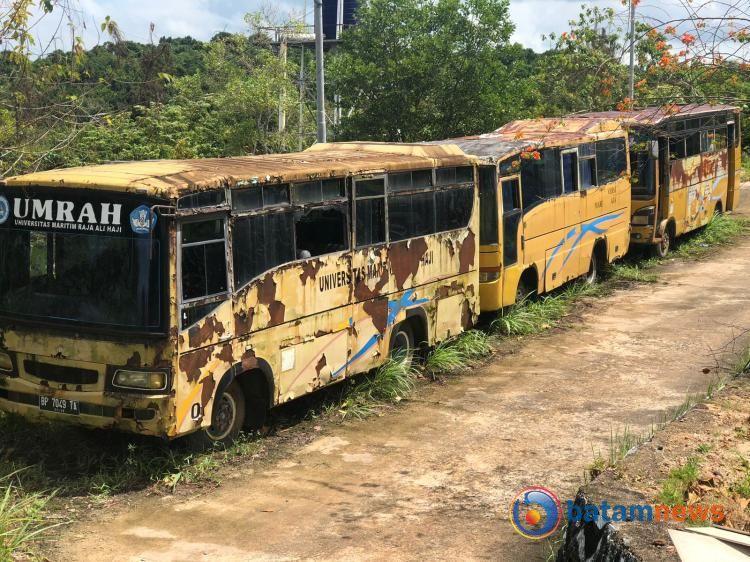Keprihatinan Dishub Kepri terhadap Kondisi Bus UMRAH yang Terbengkalai di Halaman Kampus