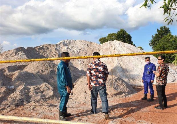 Grebek Tambang Pasir Ilegal di Barelang, Polda Kepri Amankan 2 Tersangka dan Alat Berat