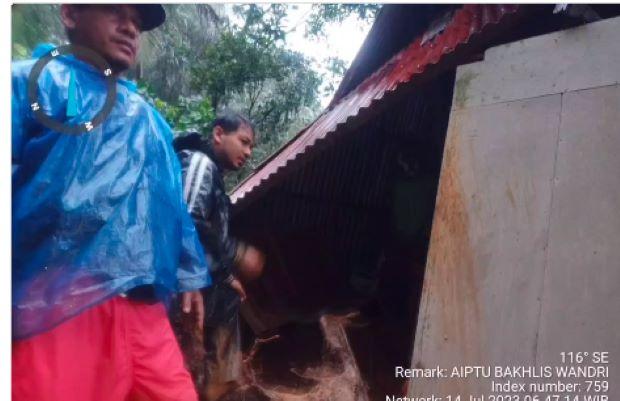 Dua Balita Meninggal Dunia Tertimbun Longsor di Bukit Gado-gado Padang