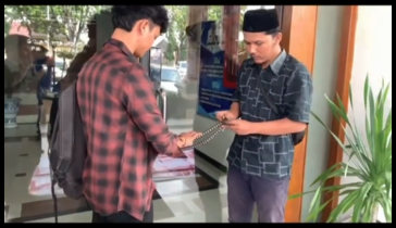 Kantor Dinas Pendidikan Provinsi Jambi Digembok oleh GSPI dalam Aksi Demo Terkait PPDB