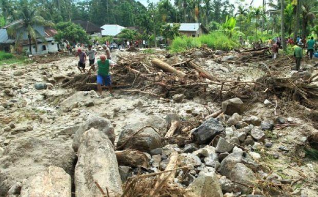 Tiga Daerah di Sumbar Dilanda Banjir dan Longsor, Ratusan Rumah Rusak, 2 Orang Hilang 