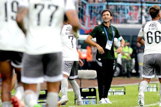 Tiga Pertandingan Berakhir Seri, Luis Milla Ungkap Pendapatnya tentang Performa Persib