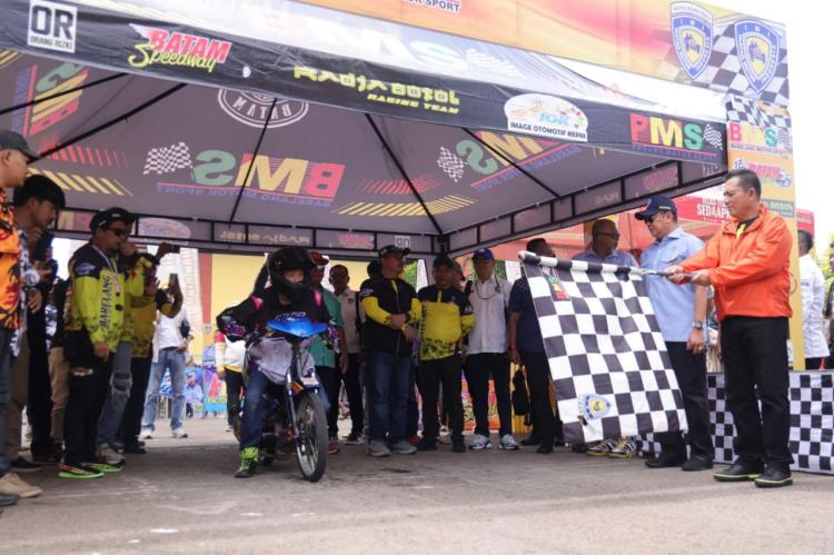 Gubernur Kepri dan Ketua IMI Buka Puncak Kenduri Otomotif Kepri Tahun 2023