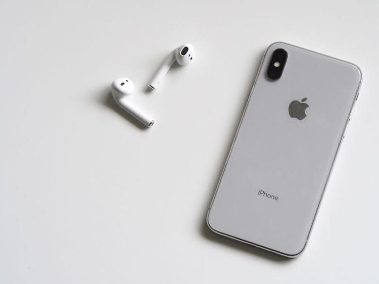 Apple Mengembangkan Chatbot AI Mirip ChatGPT OpenAI dan Bard Google