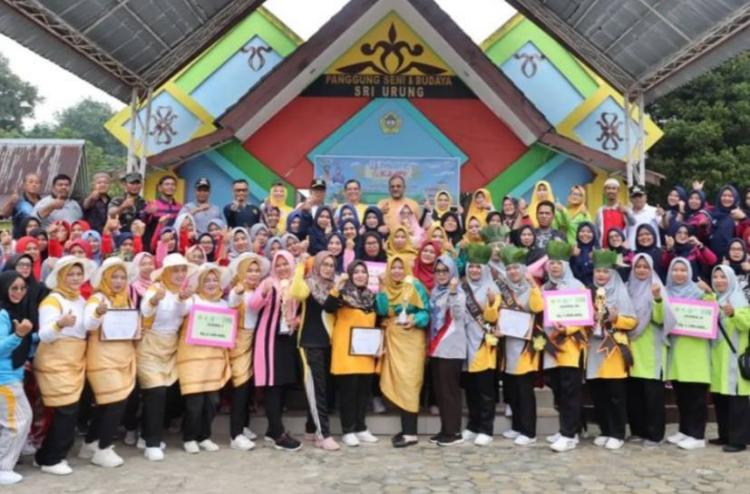 Bupati Karimun Apresiasi Peran Kader Posyandu Edukasi Kesehatan Ibu dan Anak