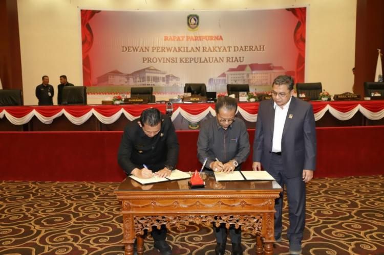 Rapat Paripurna DPRD Kepulauan Riau Bahas Rancangan Perda LPP APBD 2022 dalam Masa Sidang Ke-2 Tahun Anggaran 2023