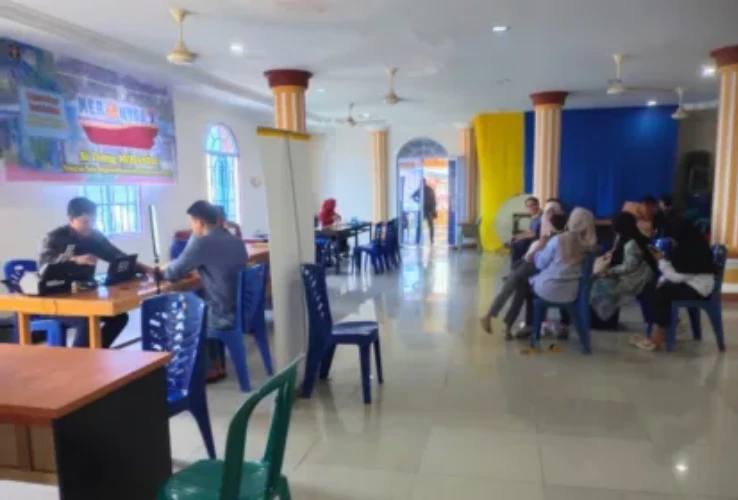 Inovasi Si Daing Merantau, Imigrasi Dabo Singkep Layani Puluhan Pemohon Paspor di Lingga Utara