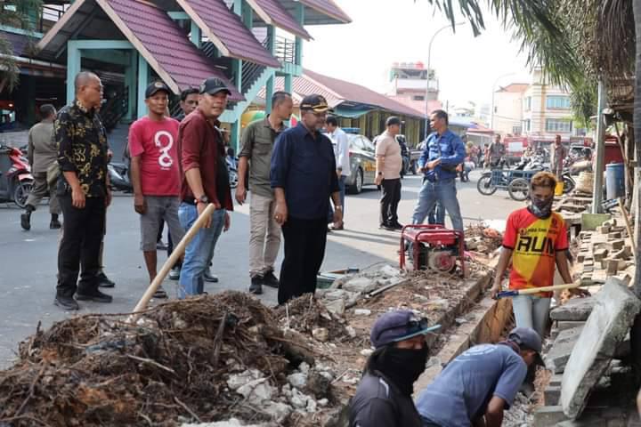 Pasar Puan Maimun di Karimun Dipercantik dan Dicat Mural Jelang Kedatangan Presiden Jokowi