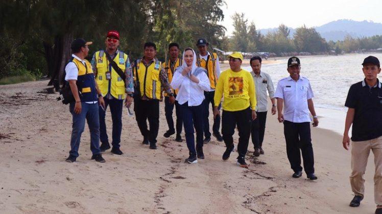 Cen Sui Lan Siap Alokasikan Rp15 Miliar Dana Aspirasi untuk Penataan Wisata Pantai Pongkar Karimun