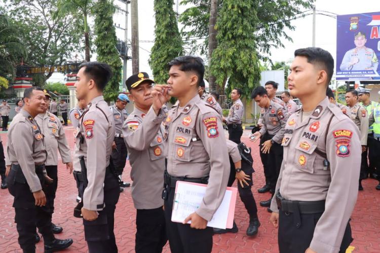 Personil Polres Karimun di Razia, Kerapian hingga Surat Kendaraan di Cek