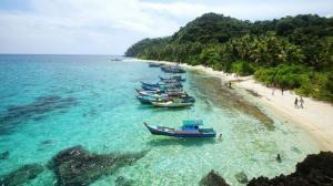 Punya Destinasi Wisata Eksotis di Kepri, Berikut Dua Cara Mengunjungi Kabupaten Natuna