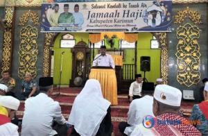 Bupati Aunur Sambut Kedatangan Jemaah Haji Asal Karimun