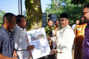 Gubernur Riau Serahkan Bantuan Hewan Ternak Sapi dan Kambing untuk Masyarakat Rohil