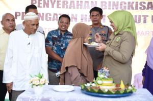 Dewi Ansar Hadiri Perayaan Hari Lanjut Usia Nasional ke-27 di Bintan