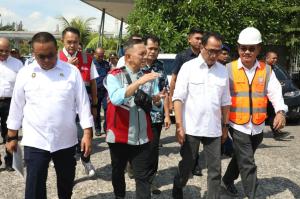Menhub Budi Kunjungi Pelabuhan Domestik dan Internasional Sekupang Batam
