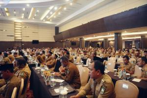 Gubernur Riau Ungkap Banyak Kades Tak Ketahui Program PSR, Singgung Peran Camat