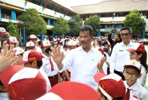 Beri Motivasi ke Sekolah, Kepala BP Batam Dorong Generasi Muda Menuju Indonesia Emas 2045