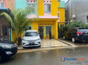 KPK Bawa Tiga Koper Usai Geledah PT. BBM di Batam Terkait Kasus Korupsi Andhi Pramono