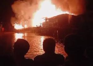 Tragedi Kebakaran di Pasir Limau Kapas Rohil: 11 Rumah Hangus, 3 Korban Tewas Terpanggang