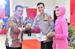 Gubernur Ansar Hadiri Acara Kenal Pamit Serah Terima Jabatan Wakapolda Kepri
