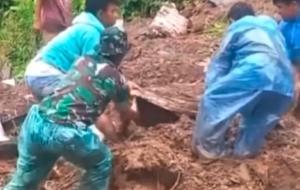 Tempat Pemakaman Umum di Padang Diterjang Longsor, Jenazah  dan Kain Kafan Terbawa Hanyut