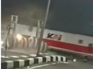 Kecelakaan Mengerikan di Semarang: Kereta Api Tabrak Truk dan Mobil, Update Terbaru 2023
