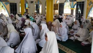 Istighosah di Masjid Ikhwanul Muslimin Bintan, Ratusan Jamaah Ibu-ibu Kompak Hadir