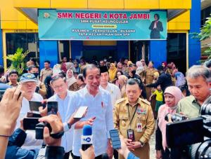SMK Negeri 4 Jambi: Ini Profil Sekolah Unggulan, Kemejanya Dipamerkan oleh Presiden Joko Widodo