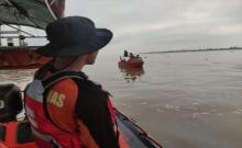 Bocah 8 Tahun Tenggelam di Sungai Indragiri, Tim SAR Siaga Cari Rasyid Al Fathir