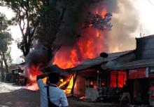 Kebakaran di Ulu Gadut Padang: Enam Toko Hangus, Kerugian Ditaksir Puluhan Juta Rupiah