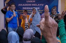 Destinasi Wisata Religi Pulau Penyengat: Pengrajin Tanjak Berjaya dengan Kedatangan Menteri Parekraf Sandiaga Uno!